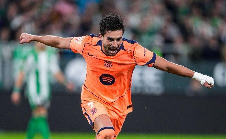 巴萨连进五球逆转取胜，悍将戴帽助力豪取西甲六连胜稳守榜首